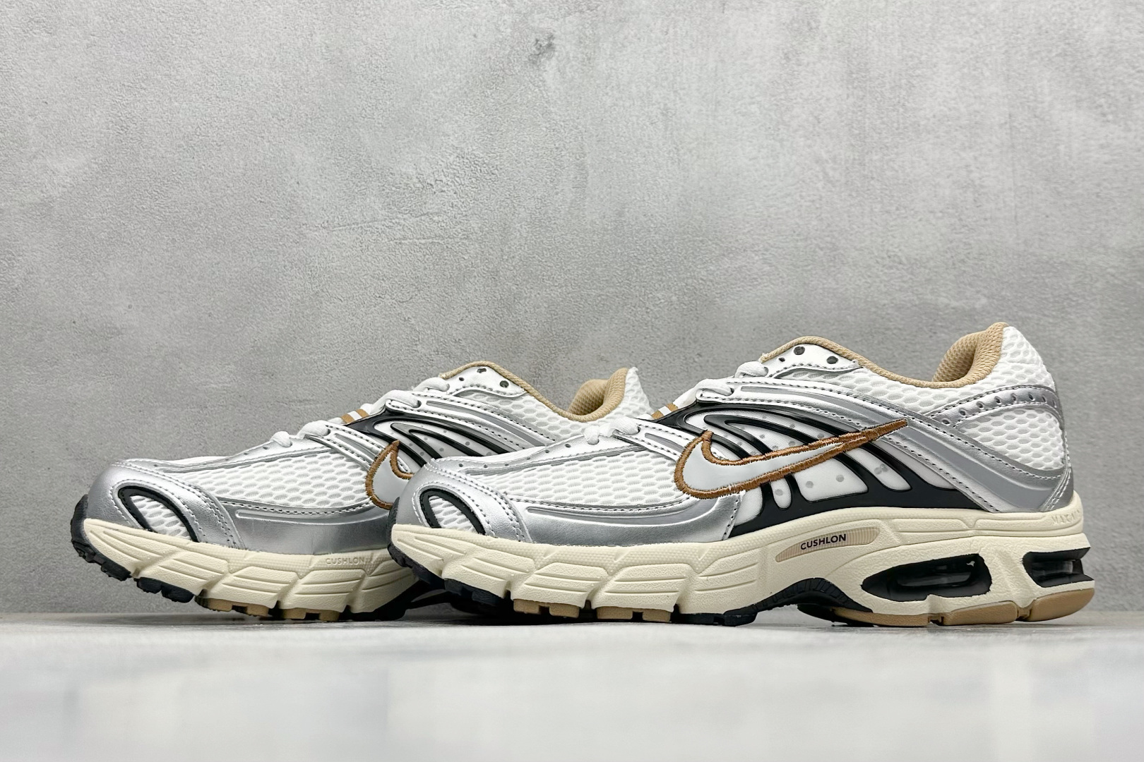 Nike Air Max Moto 2K 百搭舒适耐磨 低帮跑步鞋 HQ2056-268