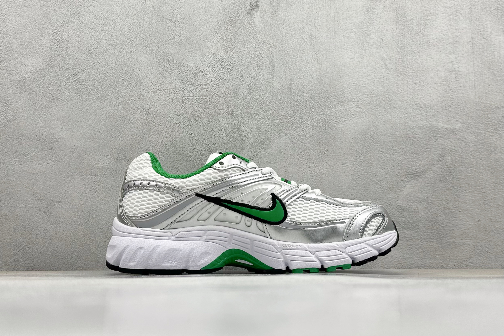 Nike Air Max Moto 2K 百搭舒适耐磨 低帮跑步鞋 HQ2056-102