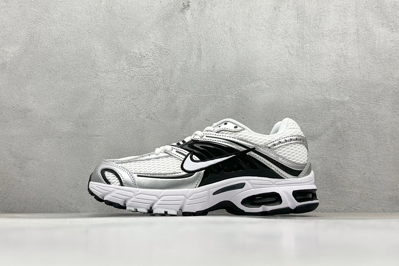 Nike Air Max Moto 2K 百搭舒适耐磨 低帮跑步鞋 HQ2056-269