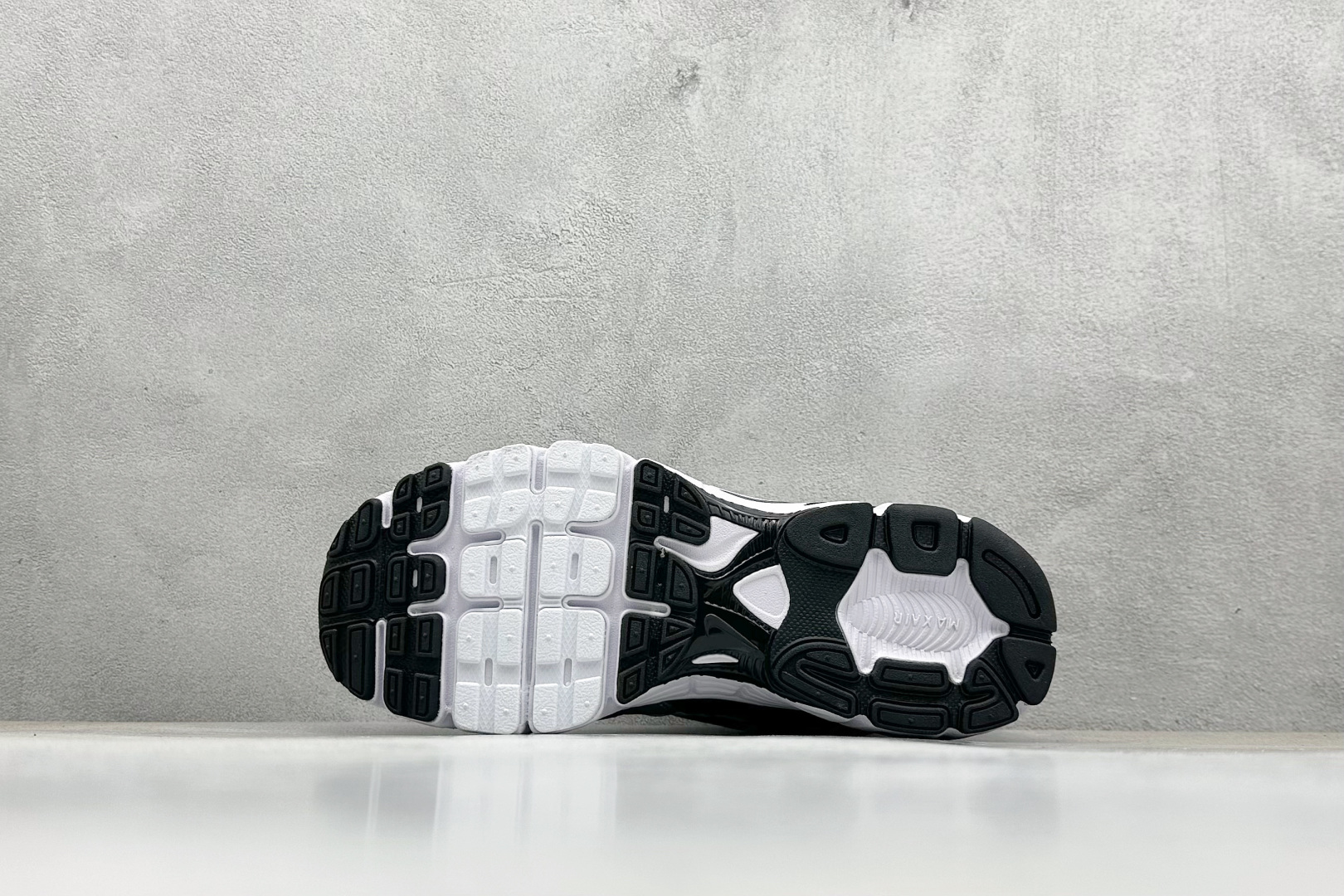Nike Air Max Moto 2K 百搭舒适耐磨 低帮跑步鞋 HQ2056-269