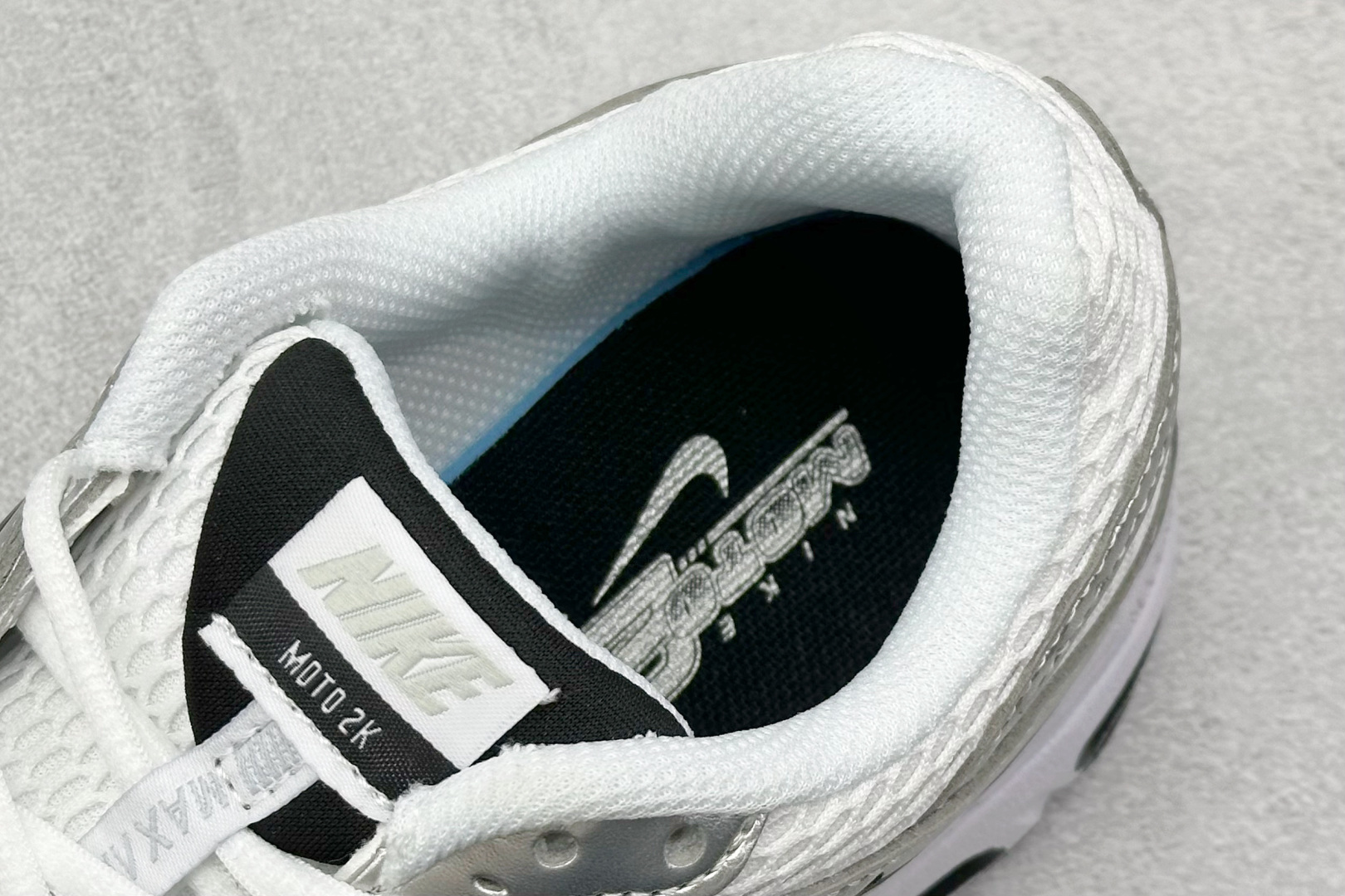 Nike Air Max Moto 2K 百搭舒适耐磨 低帮跑步鞋 HQ2056-269