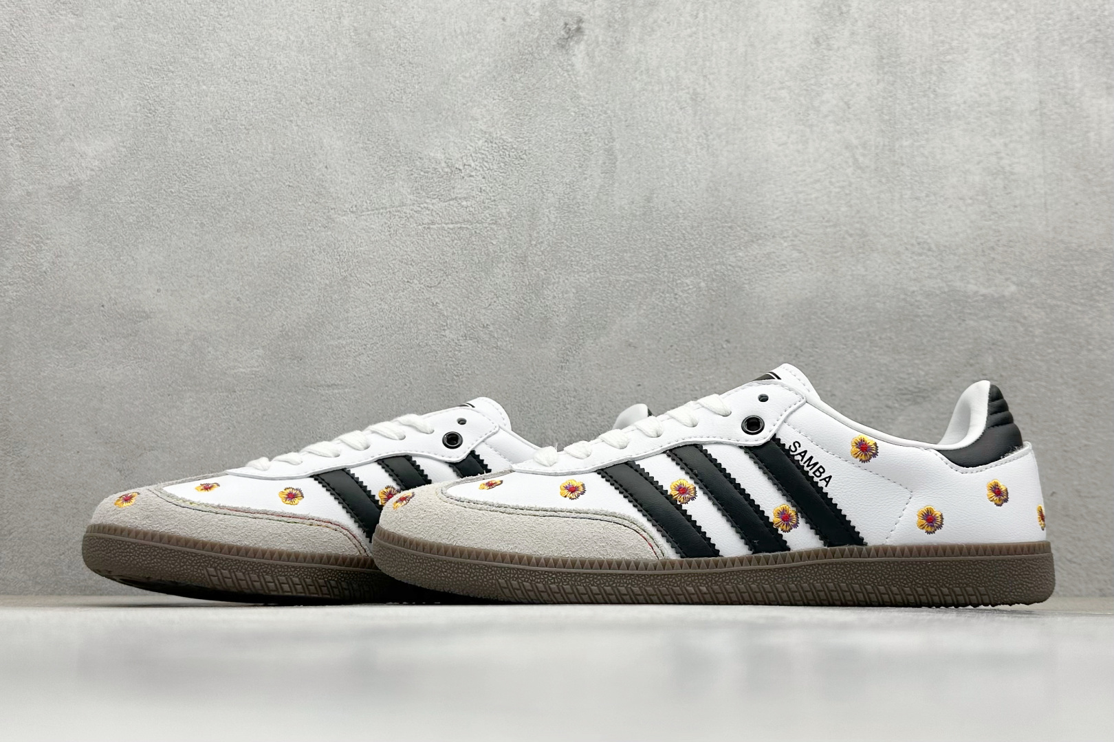 Adidoriginals Samba 灰白小花 IF4398