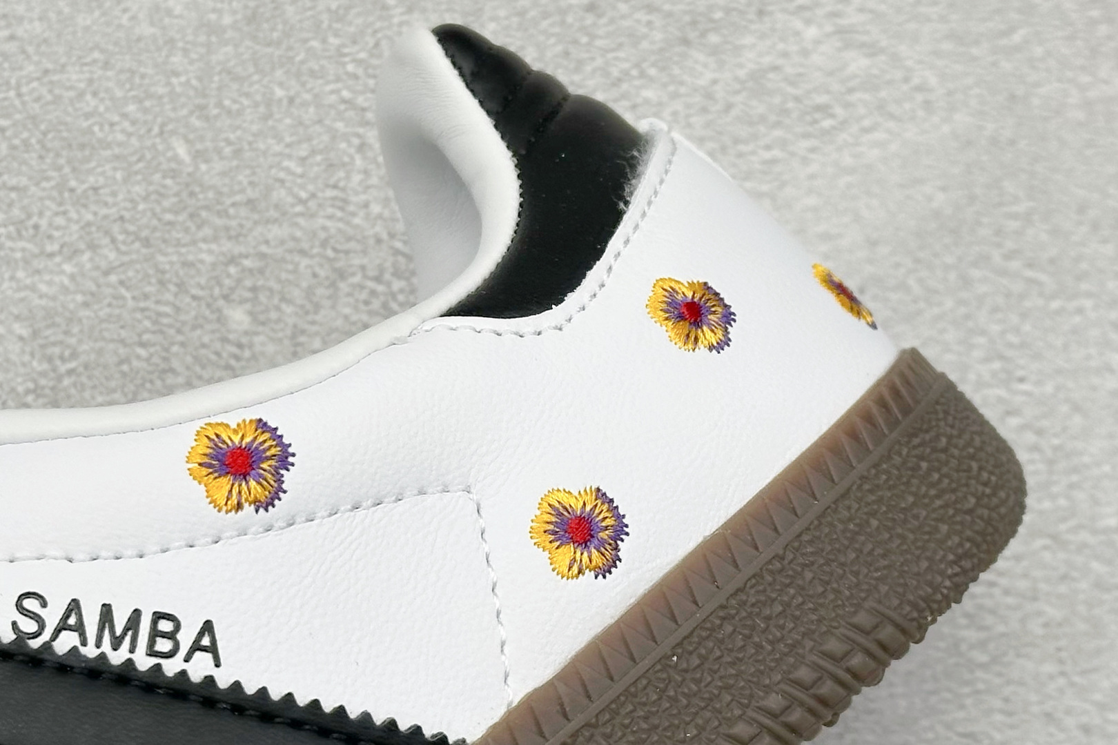 Adidoriginals Samba 灰白小花 IF4398
