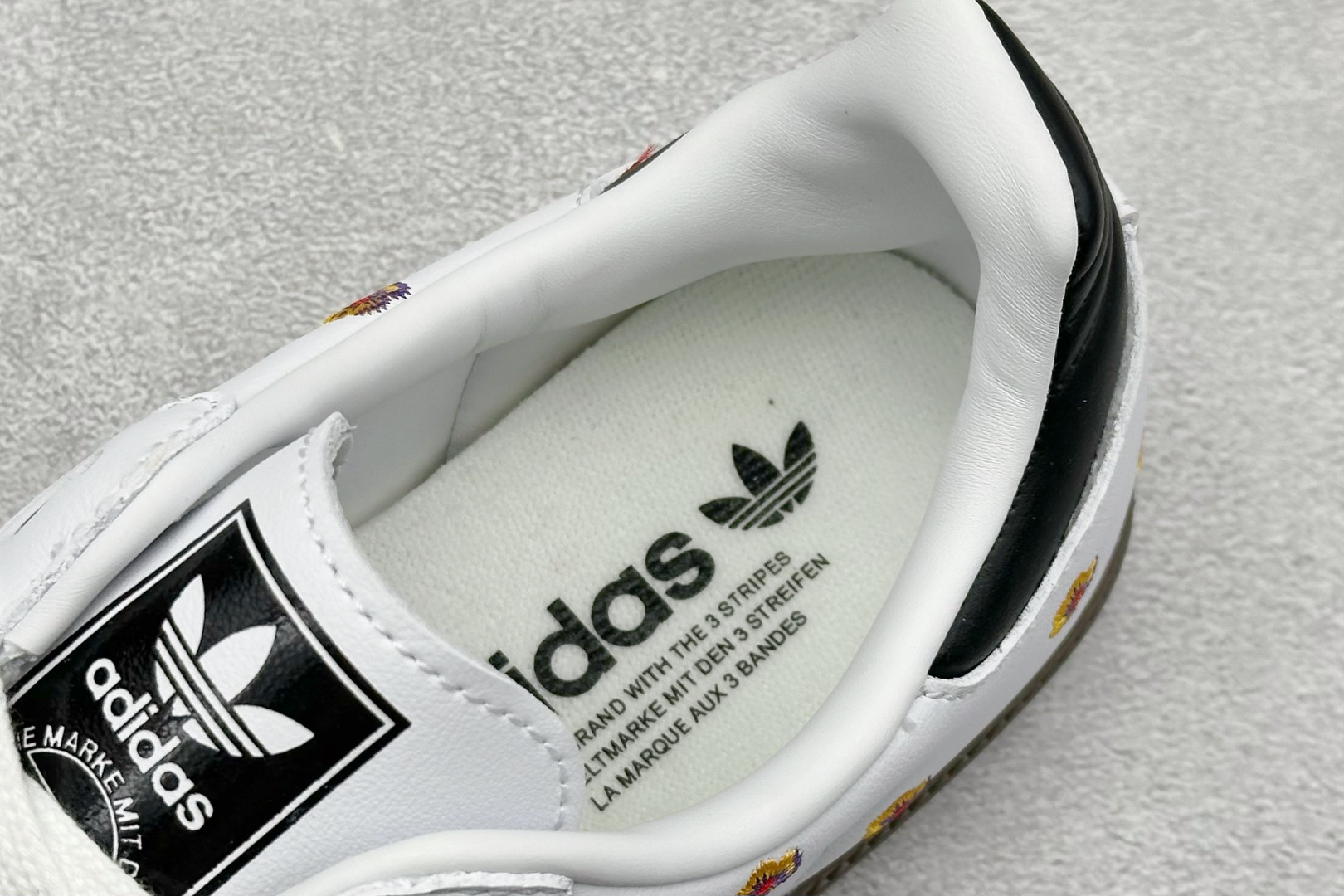 Adidoriginals Samba 灰白小花 IF4398