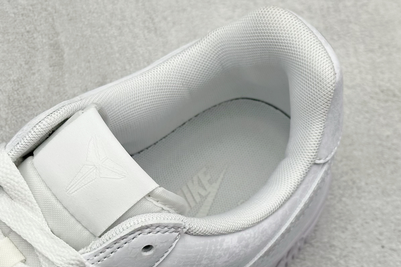S2版Kobe x Nike Air Force 1'07 Low 科比 空军一号低帮休闲板鞋 IB0018-100