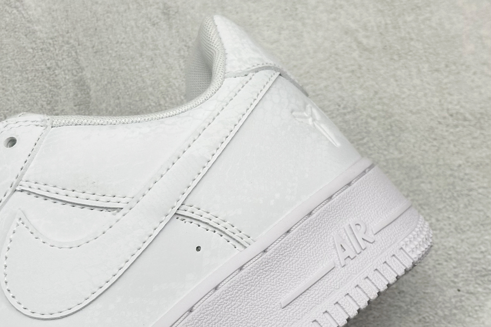 S2版Kobe x Nike Air Force 1'07 Low 科比 空军一号低帮休闲板鞋 IB0018-100