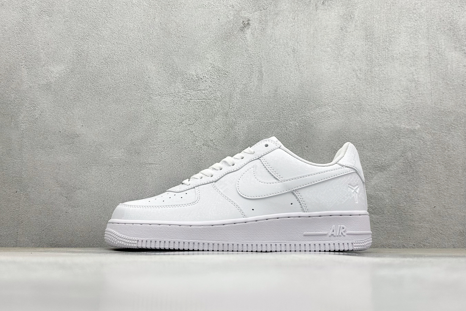 S2版Kobe x Nike Air Force 1’07 Low 科比 空军一号低帮休闲板鞋 IB0018-100
