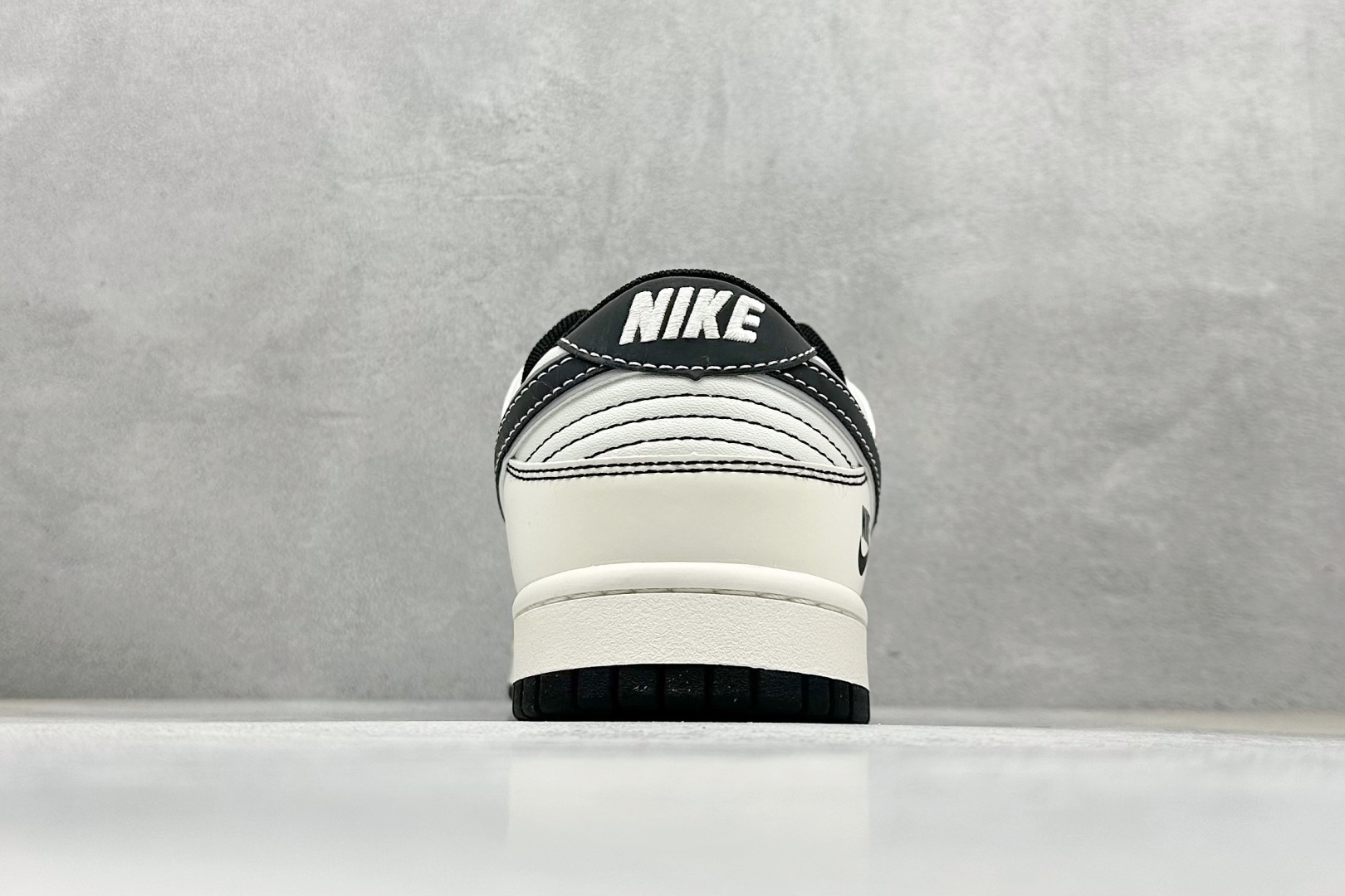 XC版Nike SB Dunk Low“ NIKE联名——黑灰边勾” 低帮休闲板鞋 CS1688-116