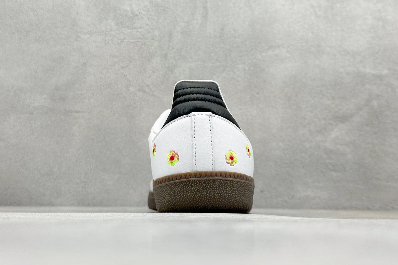 Adidoriginals Samba 灰白小花 IF4396