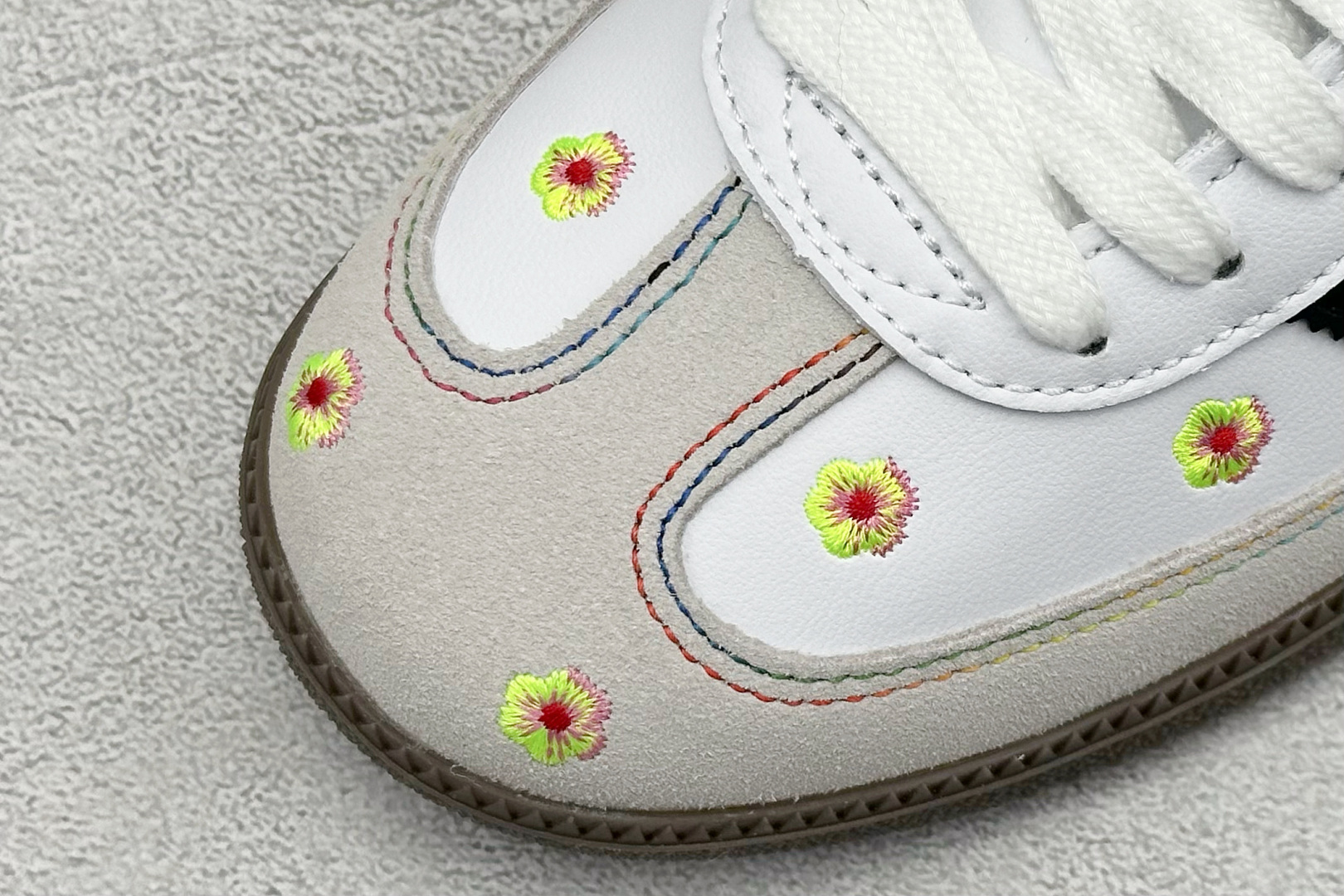 Adidoriginals Samba 灰白小花 IF4396