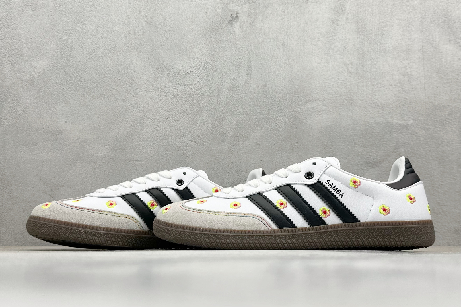 Adidoriginals Samba 灰白小花 IF4396