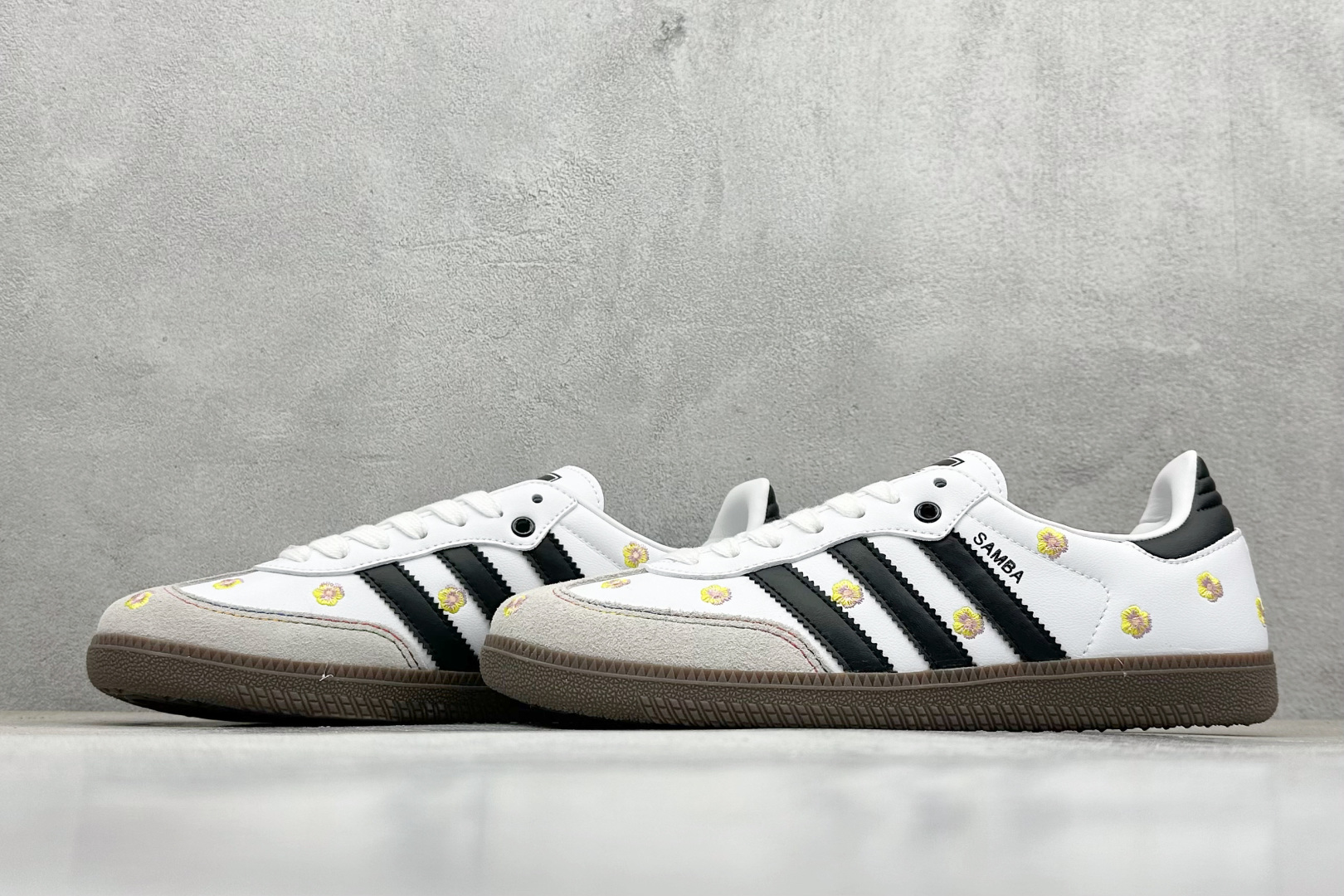 Adidoriginals Samba 灰白小花 IF4395