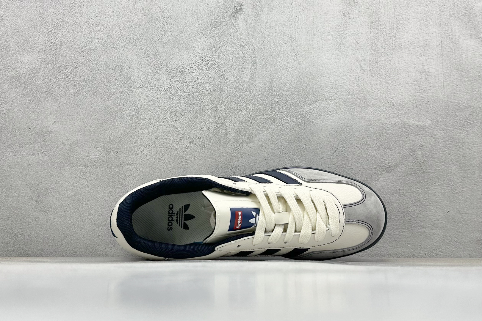 Adidoriginals GAZELLE INDOOR Indoor LV T头鞋 SUP联名 防滑耐磨轻便低帮板鞋 米白藏蓝 DM1234-003