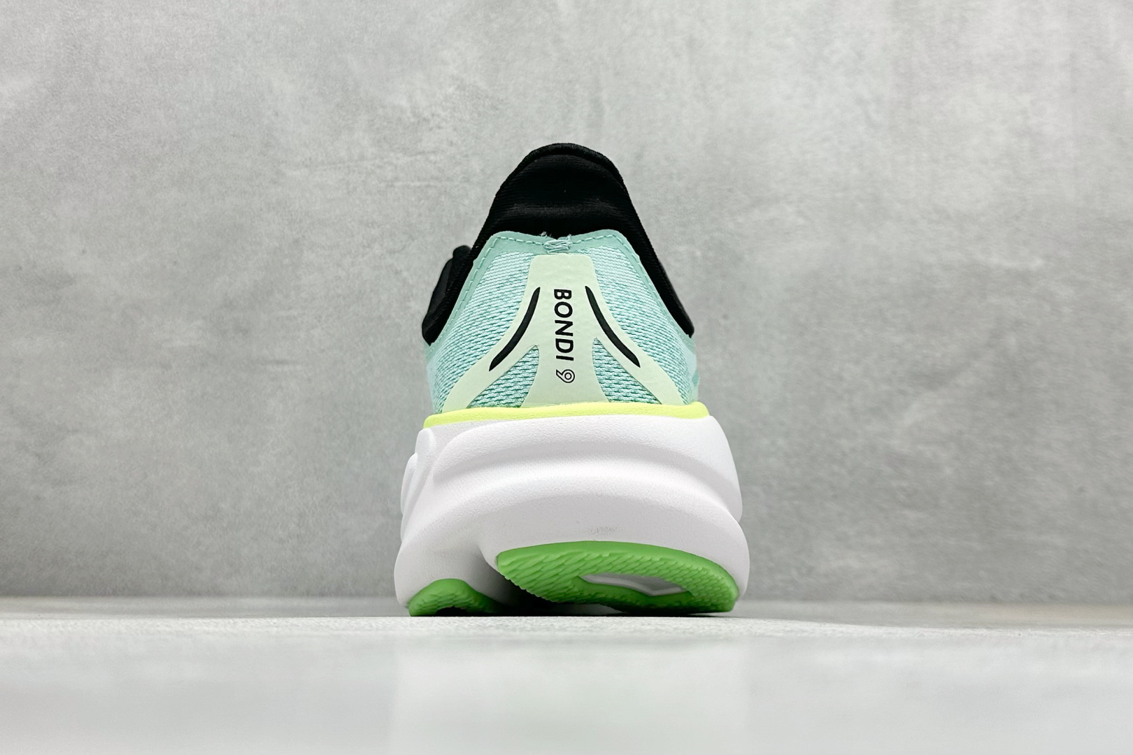 W版 HOKA ONE ONE Bondi 9 机能缓震跑鞋 1162011/LNMT