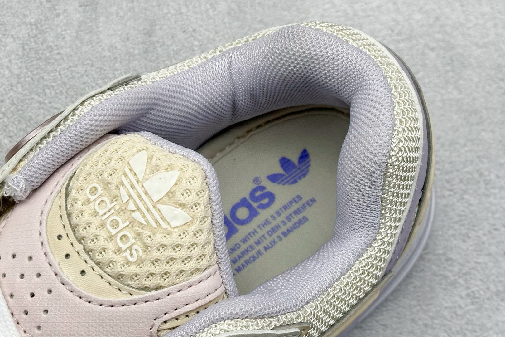 Ad originals Astir 耐磨舒适低帮运动休闲鞋 JH7351