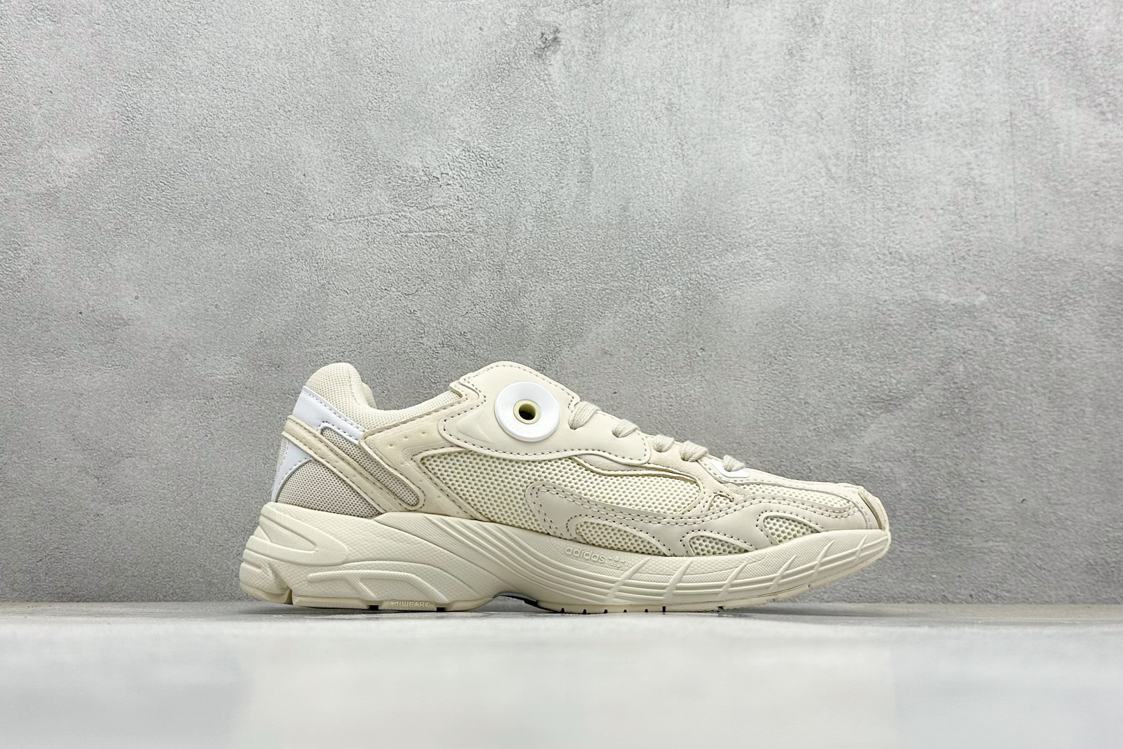 Ad originals Astir 耐磨舒适低帮运动休闲鞋 GV9300