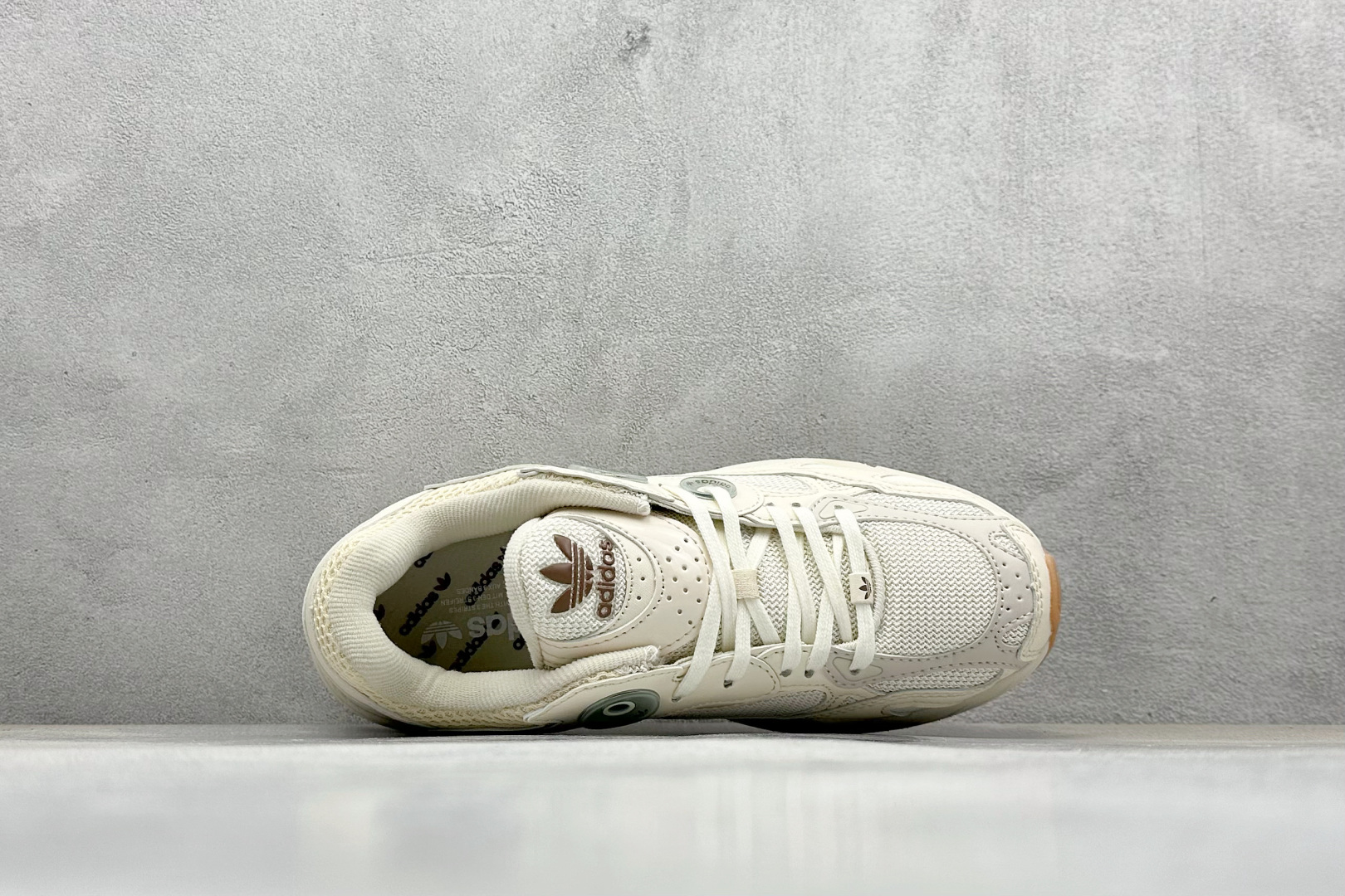 Ad originals Astir 耐磨舒适低帮运动休闲鞋 JH7350