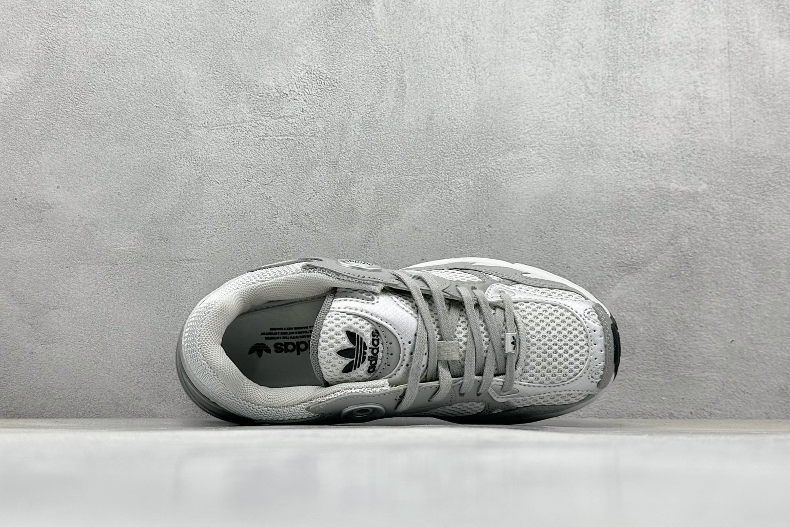 Ad originals Astir 耐磨舒适低帮运动休闲鞋 JH7352