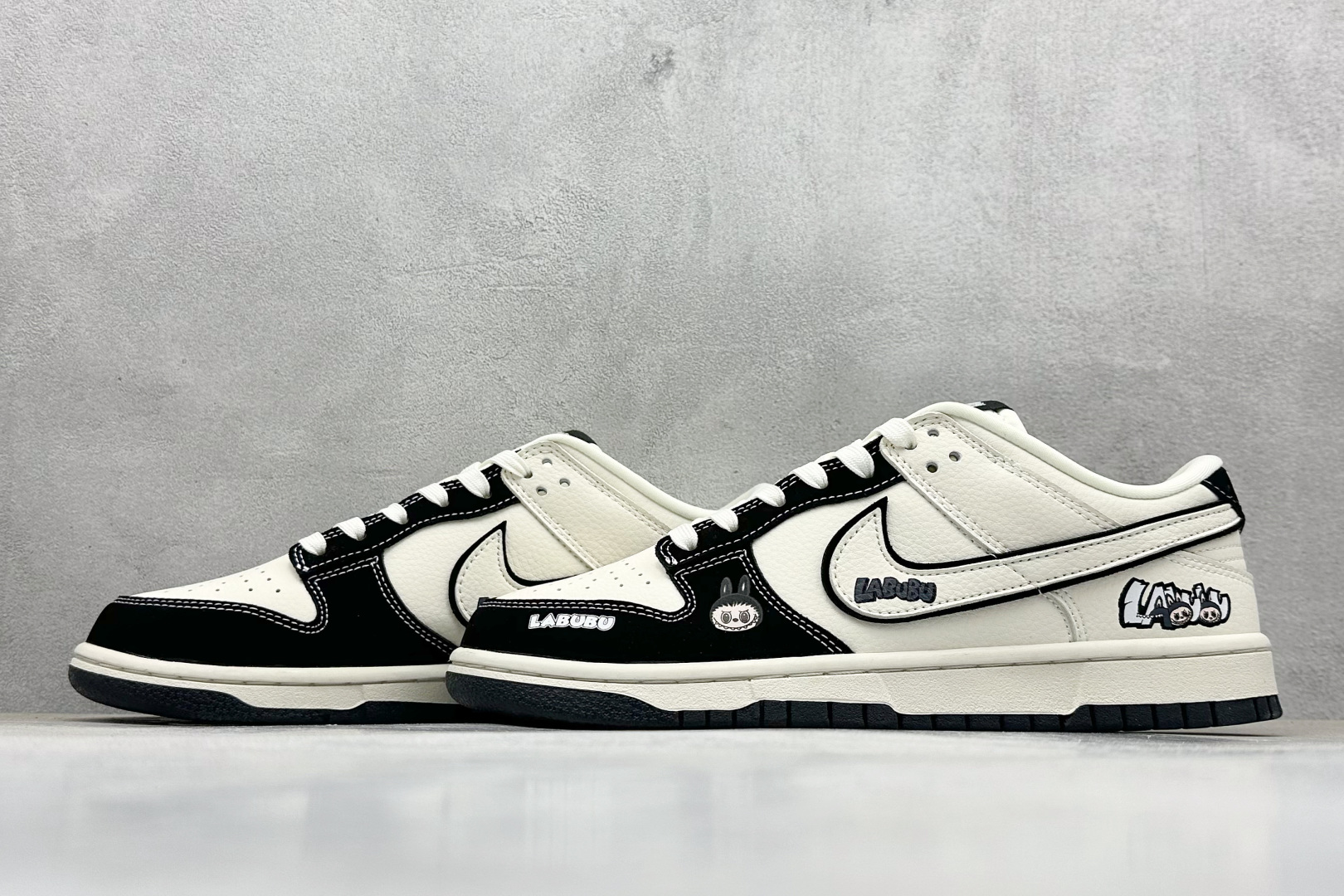 NIKE SB Dunk Low RETRO x LABUBU 黑白 DS6608-010