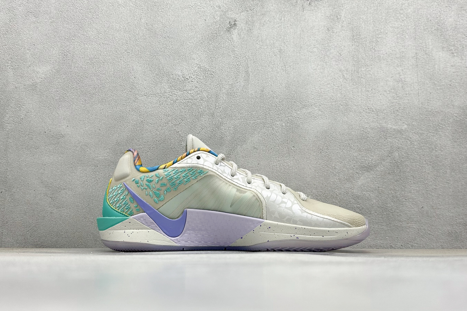 纯原Nike Sabrina 2 ”Court Vision” 萨布丽娜·约内斯库 签名款 实战系列篮球鞋 HQ1846-001