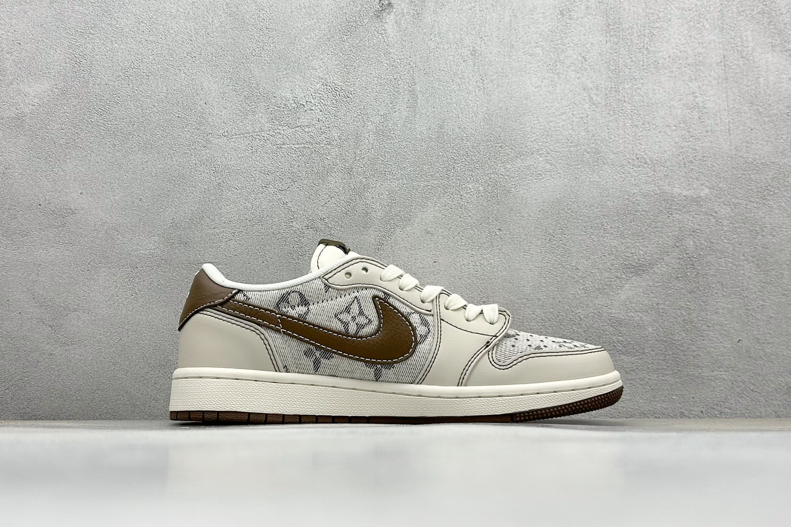 XC版Travis Scott x Fragment Design x Air Jordan 1 Low SP AJ1 乔1 LV联名 米棕布尾 低帮文化休闲板鞋 XS7089-605