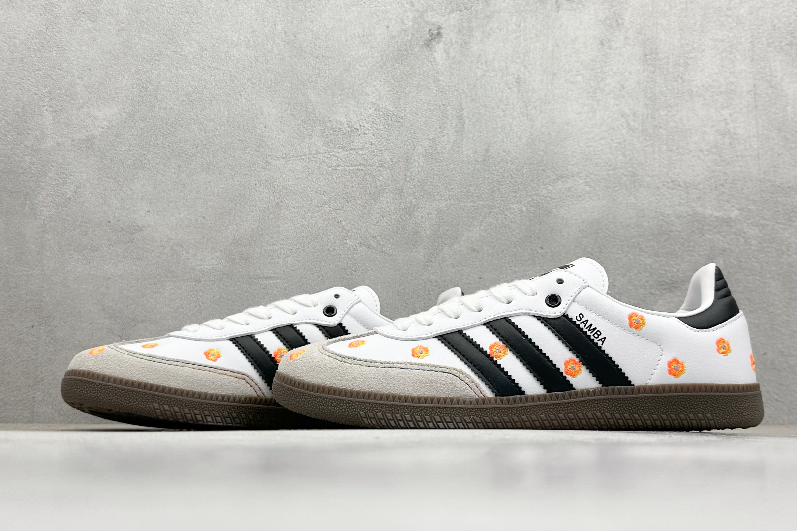 Adidoriginals Samba 灰白小花 IF4394