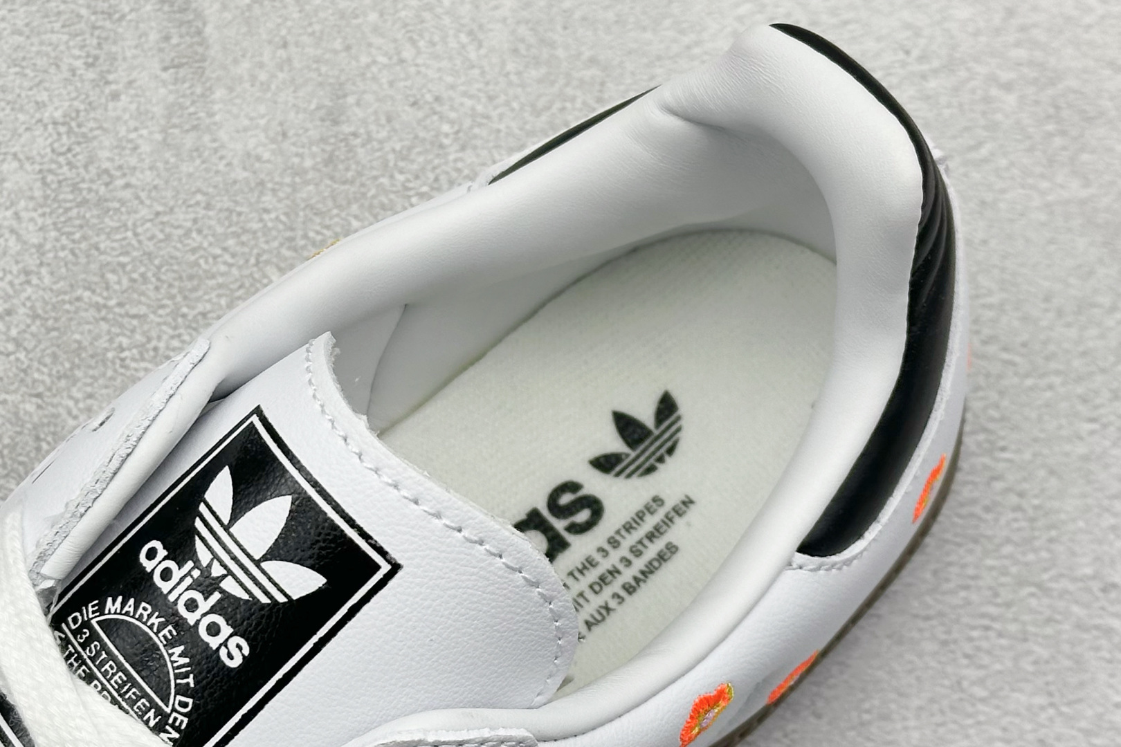 Adidoriginals Samba 灰白小花 IF4394