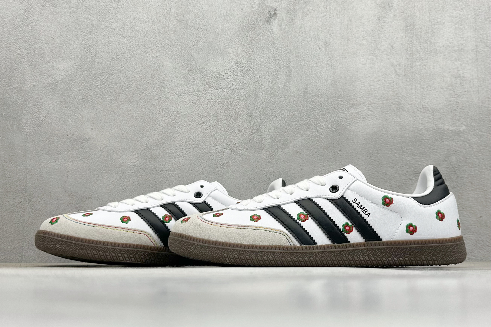 Adidoriginals Samba 灰白小花 IF4393