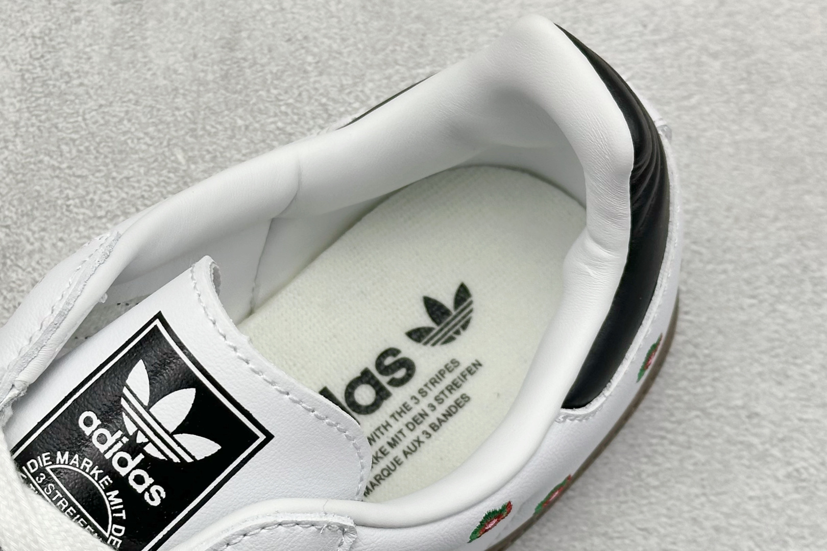 Adidoriginals Samba 灰白小花 IF4393