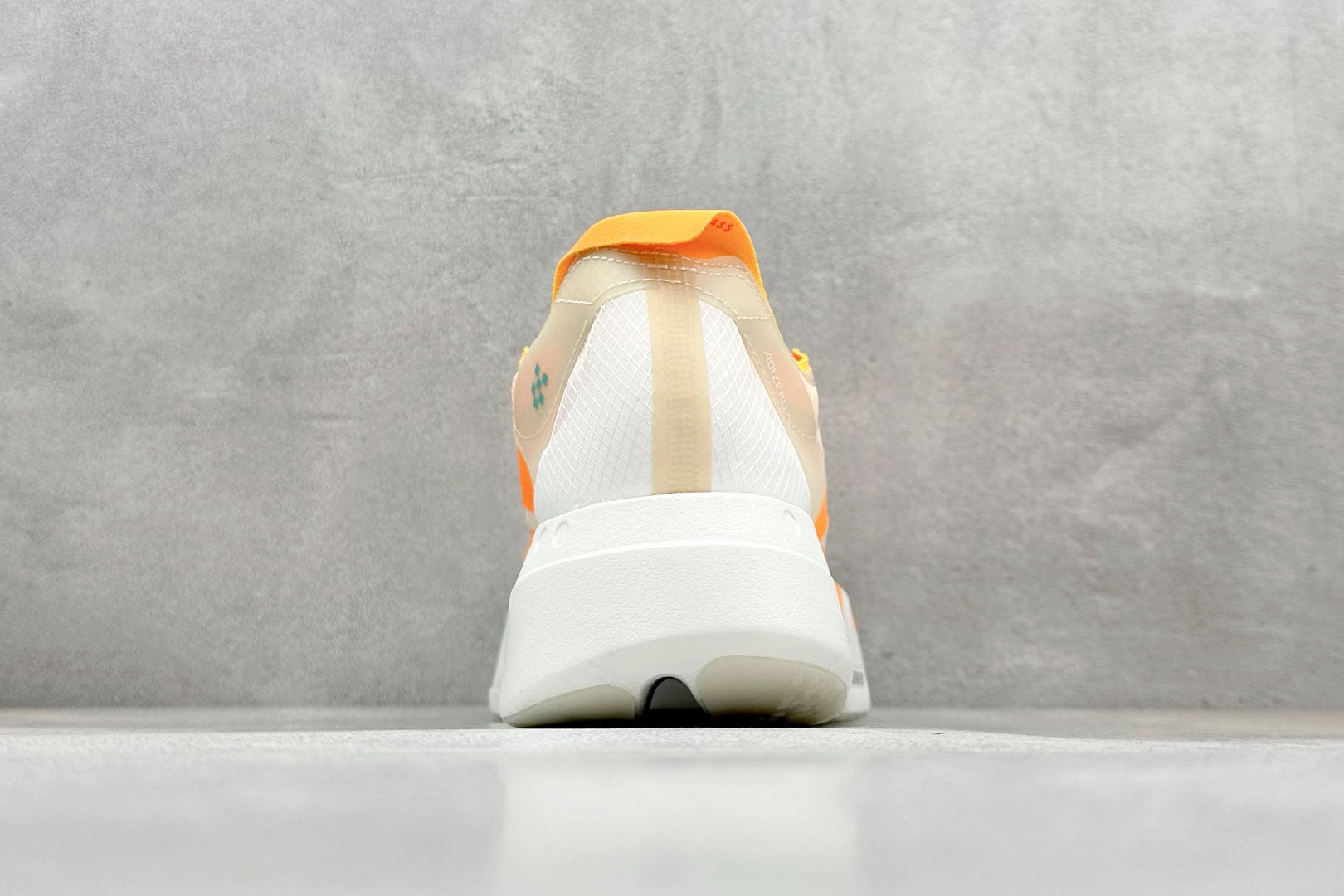 AdidAdizero Pro 4 M 阿迪超轻透气缓震跑鞋 JR1241