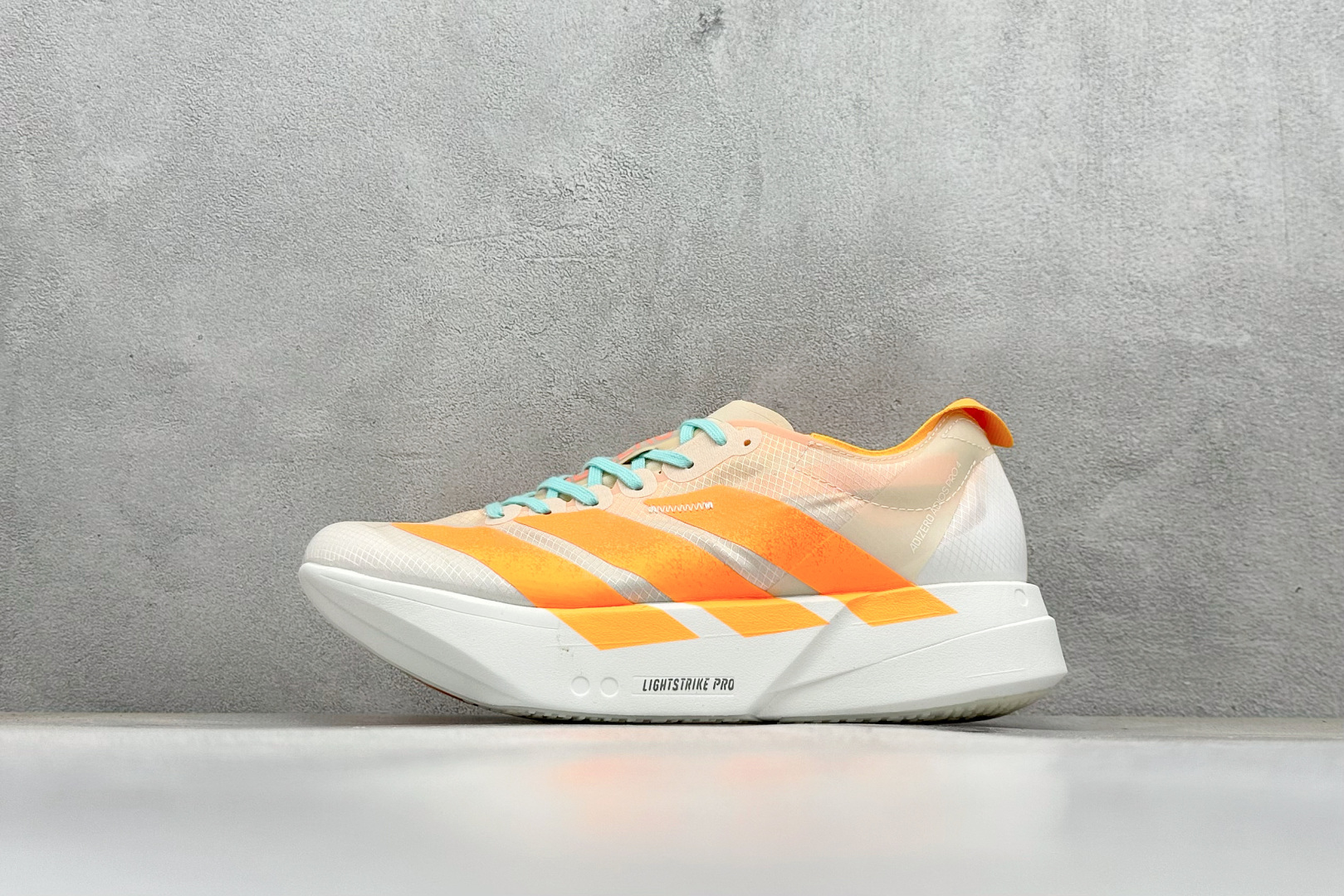 AdidAdizero Pro 4 M 阿迪超轻透气缓震跑鞋 JR1241