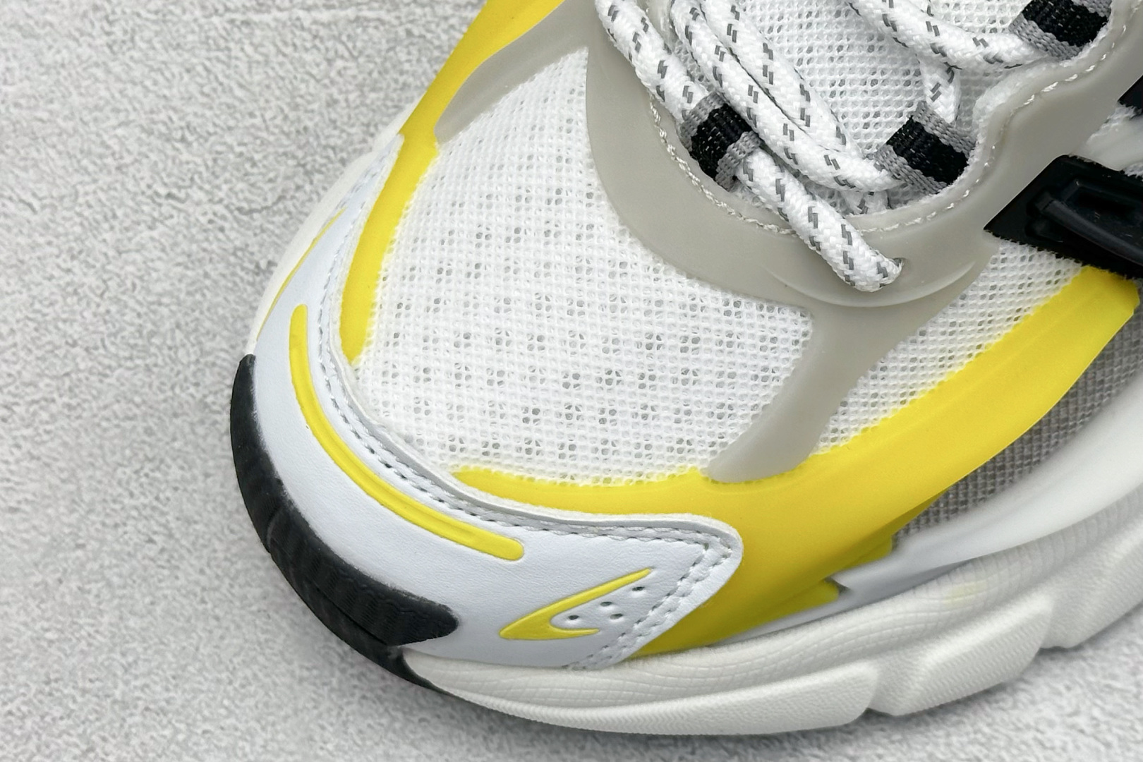 AdidOriginals Adistar Jellyfish 阿迪复古舒适防滑减震运动鞋 JP9267