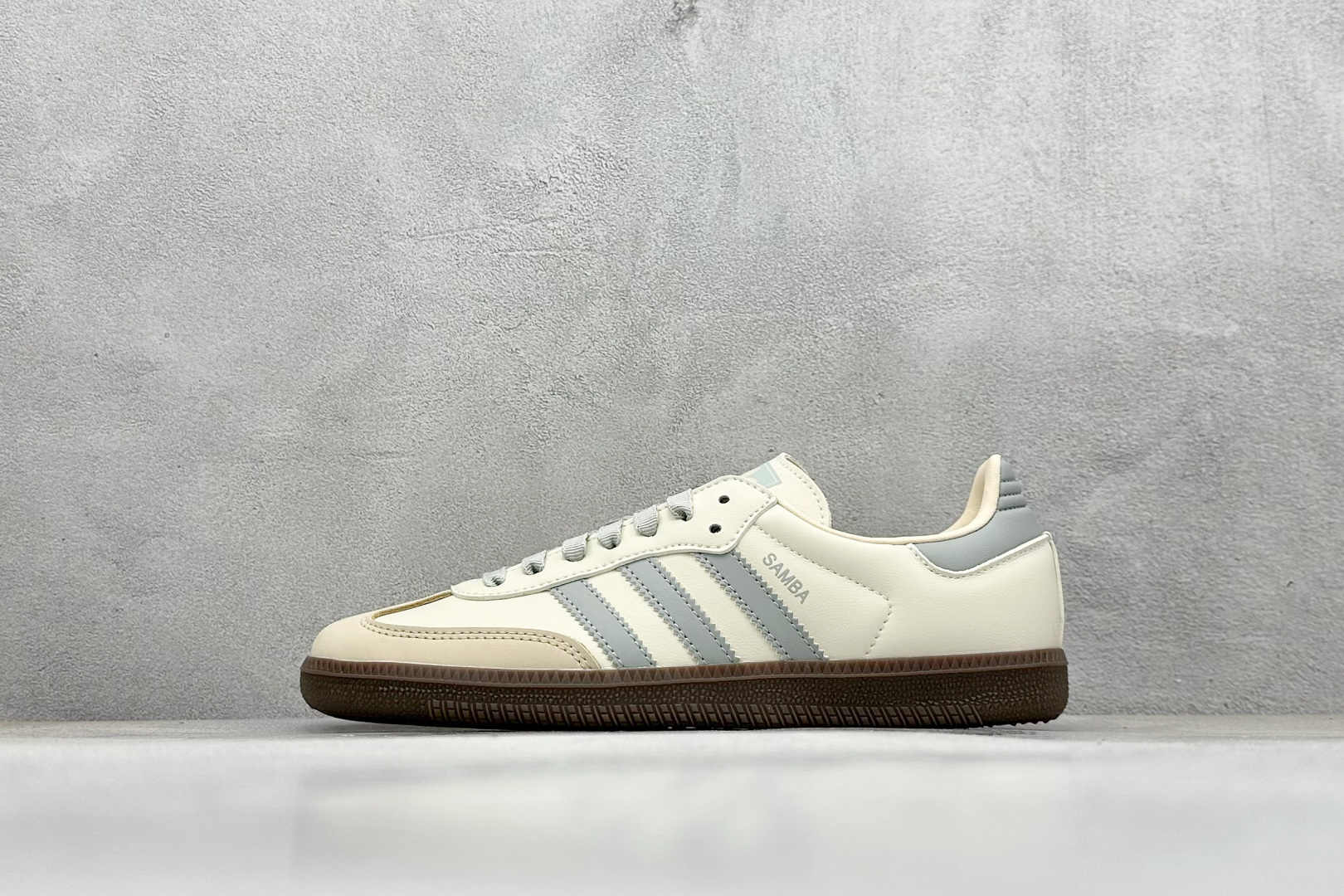 AdidSamba W 阿迪三叶草休闲板鞋 JH7299