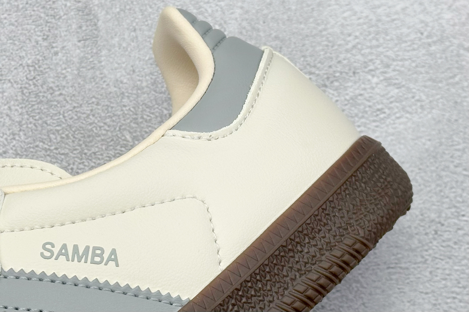 AdidSamba W 阿迪三叶草休闲板鞋 JH7299