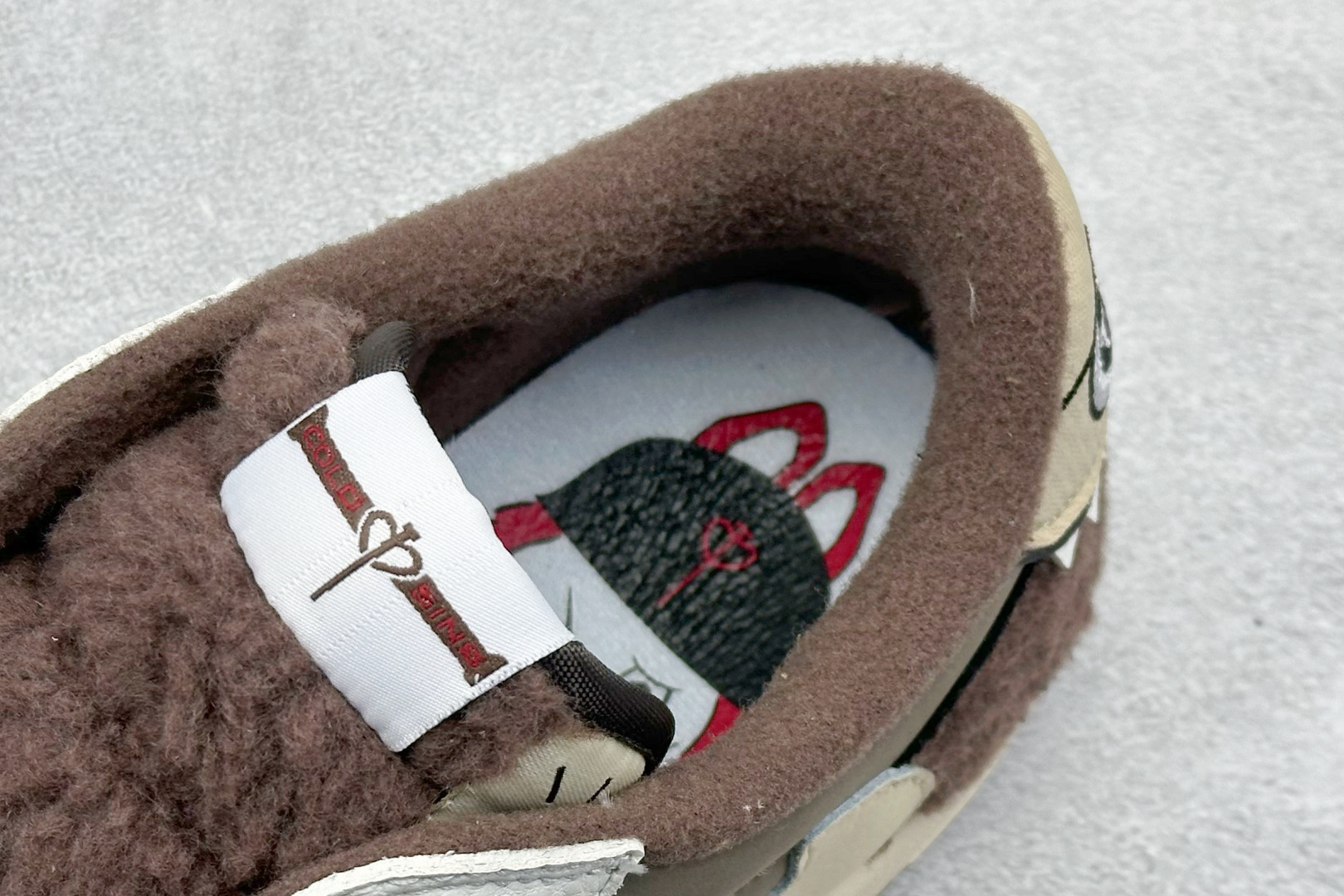 Travis Scott x Air Jordan 1 Low 倒钩 泡泡玛特 DM7866-717