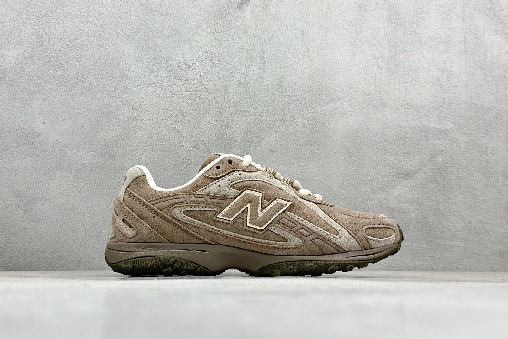 F版New Balance 新百伦204 系列 复古休闲运动百搭老爹跑步鞋 U204LMMA