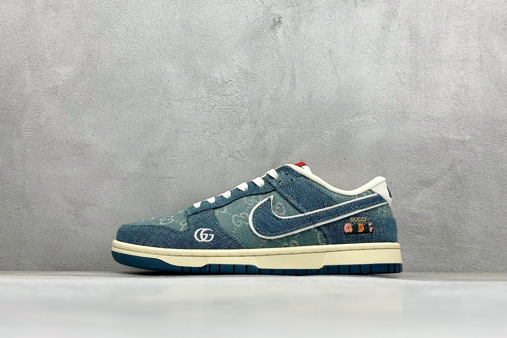  终端放店
SC版Nike SB Dunk Low“古驰联名——青蓝牛仔”  高端定制 低帮休闲板鞋 
