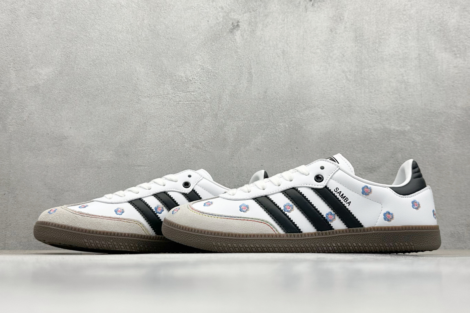 Adidoriginals Samba 灰白小花 IF4392