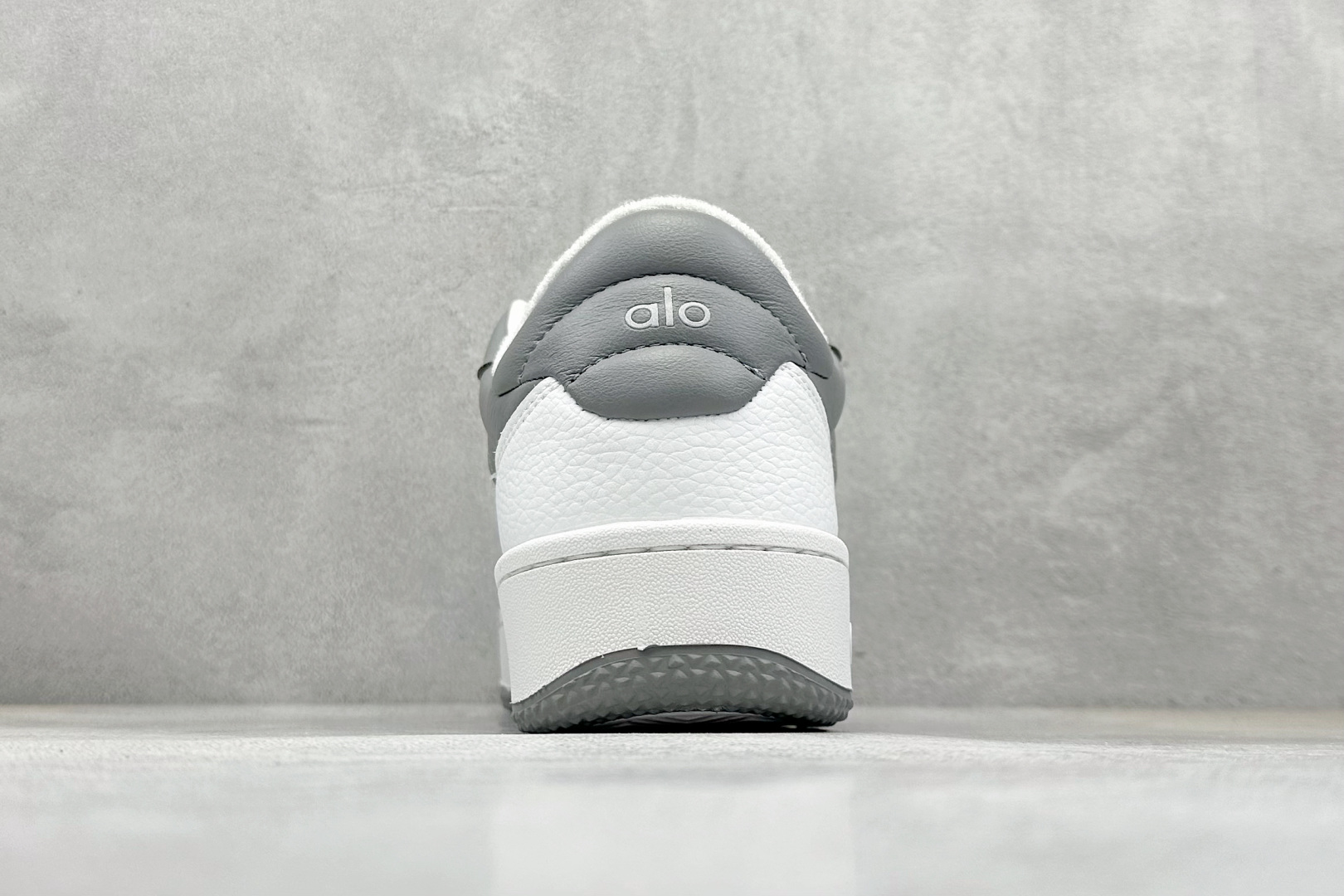 Alo Yoga Recovery Mode 人气单品 舒适简约防滑耐磨低帮休闲板鞋