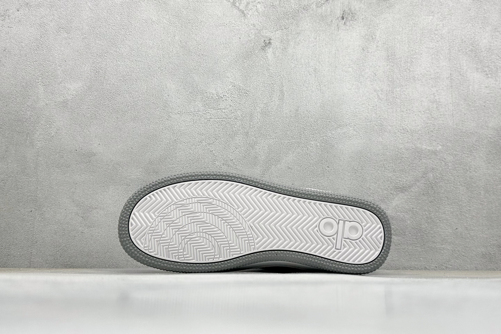 Alo Yoga Recovery Mode 人气单品 舒适简约防滑耐磨低帮休闲板鞋