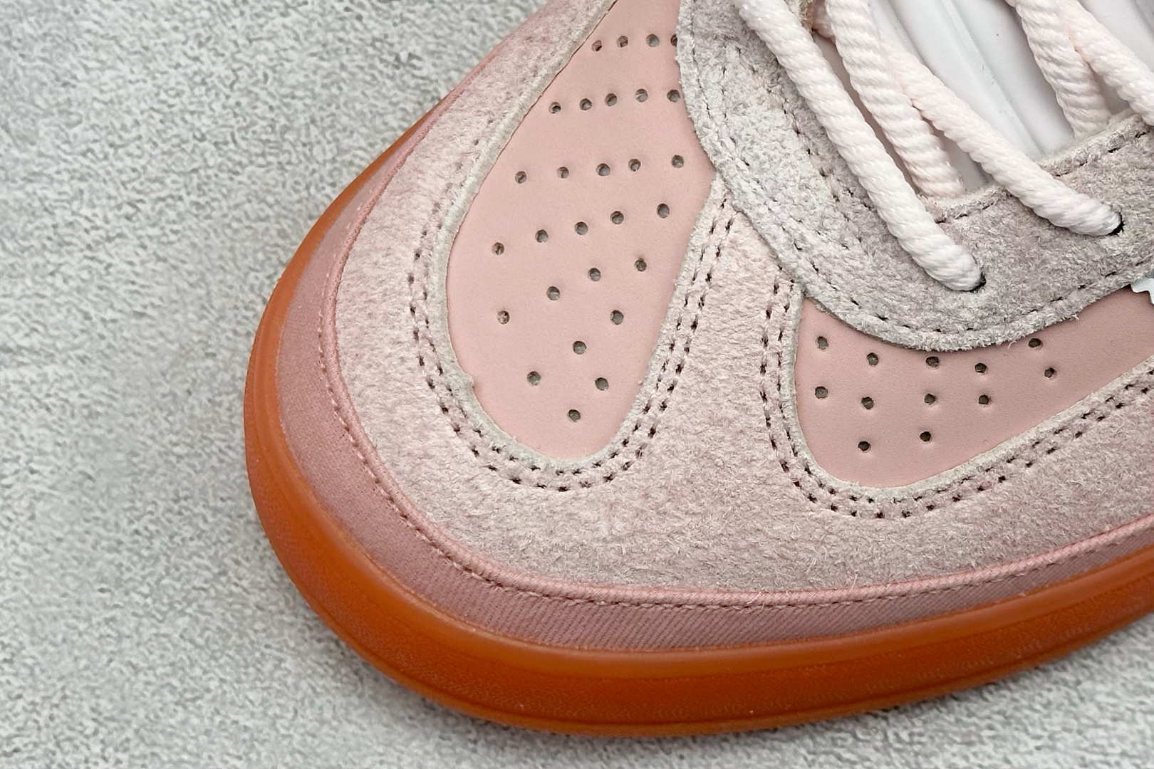 W版Bad Bunny x AD Gazelle Indoor Trainers 联名羚羊内训系列低帮复古百搭休闲运动德训风板鞋 JS5052