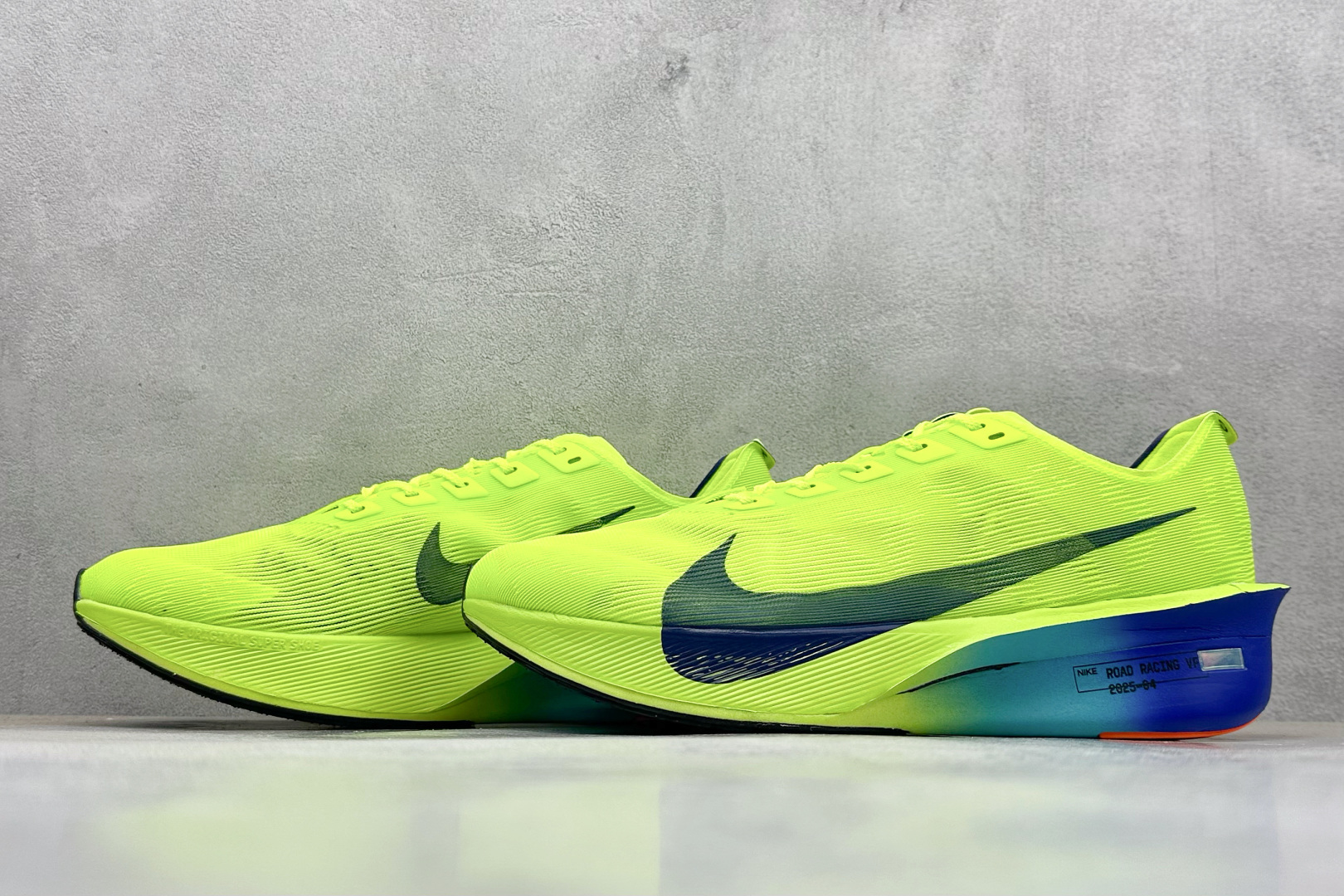 F版Nike ZoomX Vaporfly NEXT% 4 马拉松系列公路竞速超轻缓震跑步鞋 HF6414-007