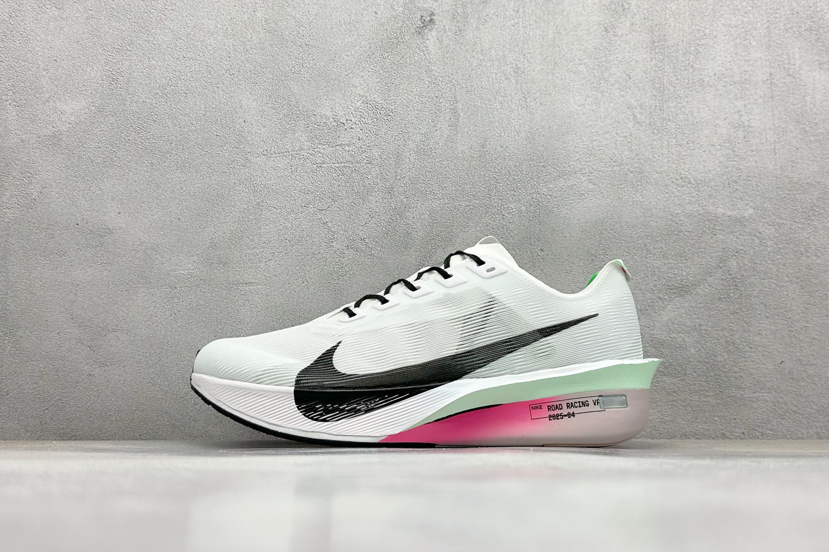 F版Nike ZoomX Vaporfly NEXT% 4 马拉松系列公路竞速超轻缓震跑步鞋 HF6414-101