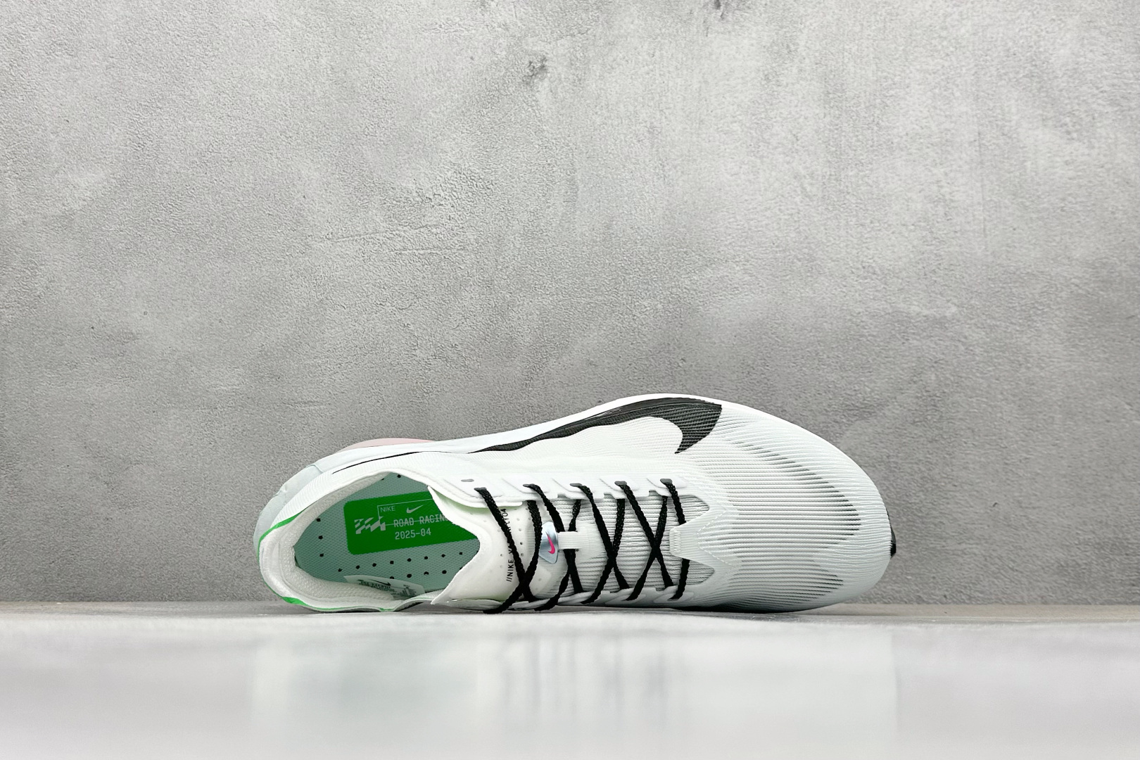 F版Nike ZoomX Vaporfly NEXT% 4 马拉松系列公路竞速超轻缓震跑步鞋 HF6414-101