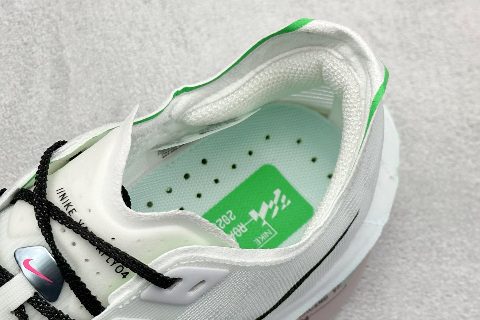 F版Nike ZoomX Vaporfly NEXT% 4 马拉松系列公路竞速超轻缓震跑步鞋 HF6414-101