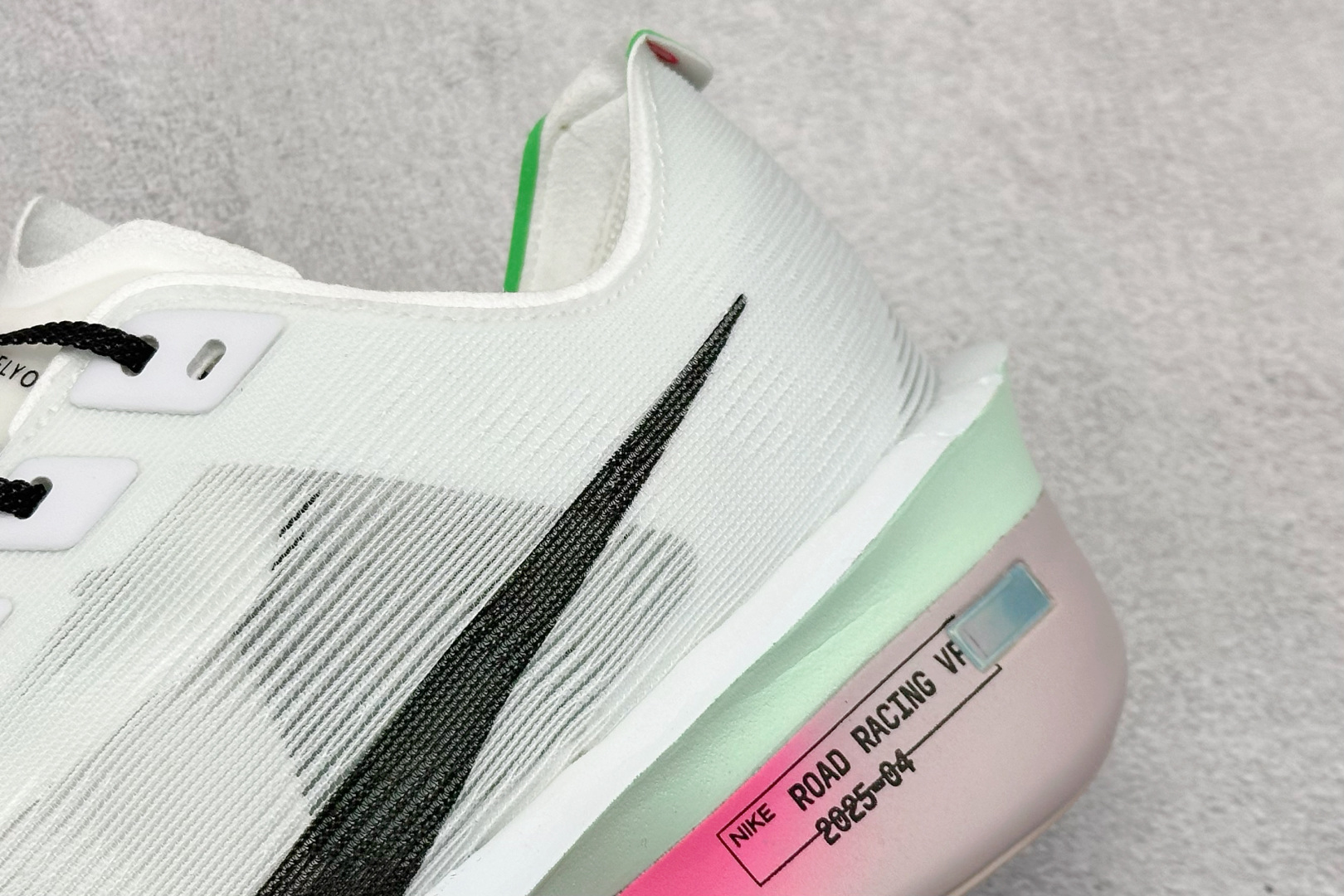 F版Nike ZoomX Vaporfly NEXT% 4 马拉松系列公路竞速超轻缓震跑步鞋 HF6414-101