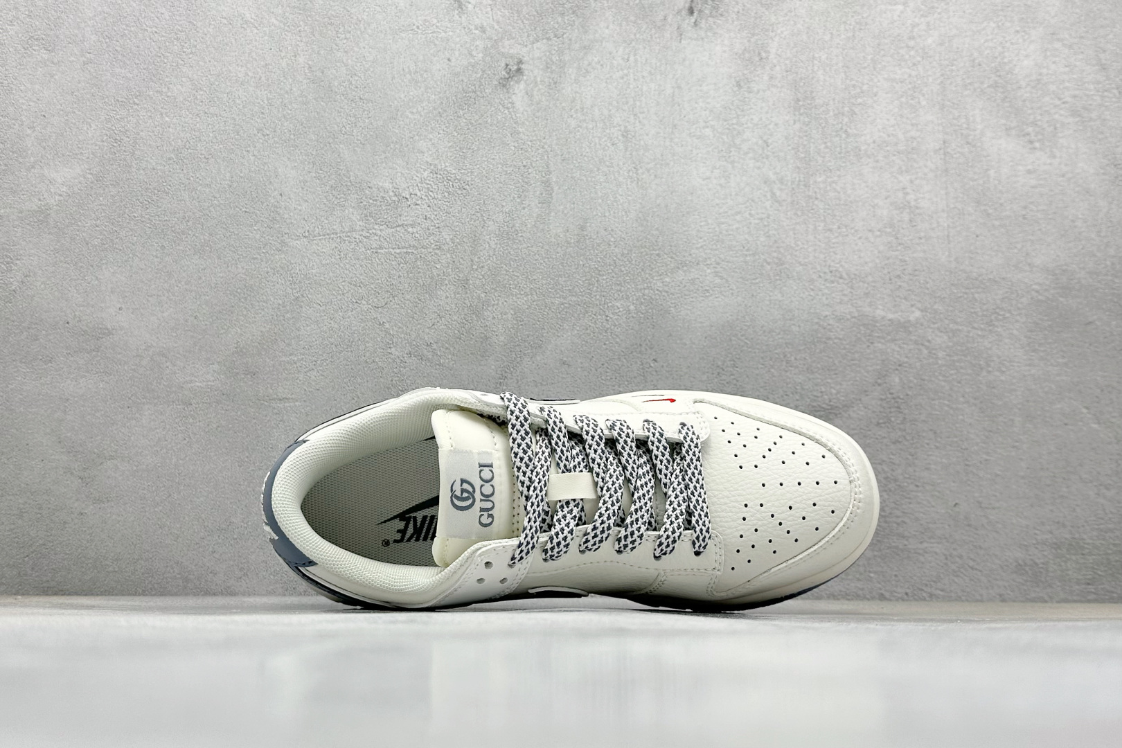 XC版Nike SB Dunk Low 古驰联名 灰花勾 低帮休闲板鞋 CS1688-121