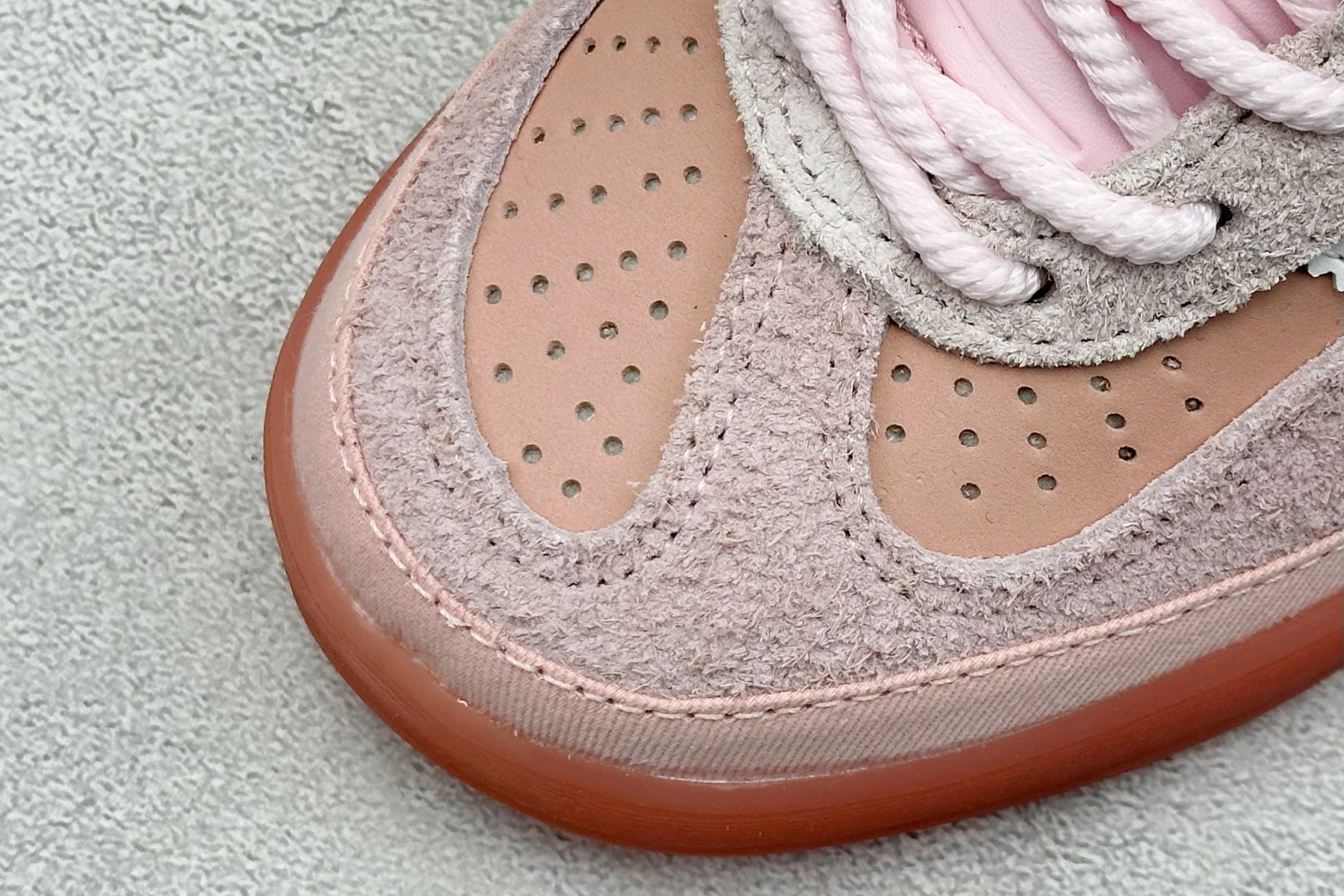 Bad Bunny x AD Gazelle Indoor Trainers 联名羚羊内训系列低帮复古百搭休闲运动德训风板鞋 JS5052