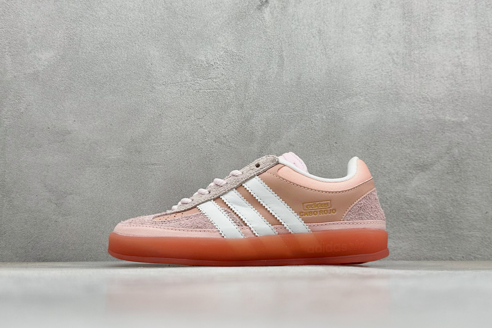 Bad Bunny x AD Gazelle Indoor Trainers 联名羚羊内训系列低帮复古百搭休闲运动德训风板鞋 JS5052