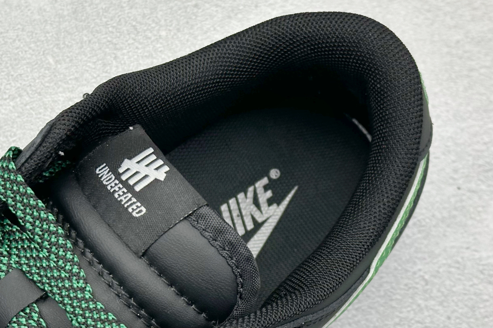 Nike SB Dunk Low UN联名 创意黑绿勾 高端定制 低帮休闲板鞋 QW5836-019